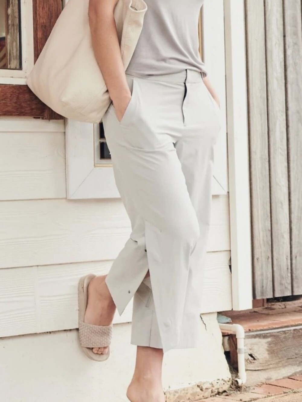 Athleta - Women's Light Gray Wide-Leg Cropped Trousers - Size 0